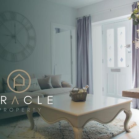 Modern Apartment With Free Parking And Wifi Стратфорд-апон-Эйвон Экстерьер фото