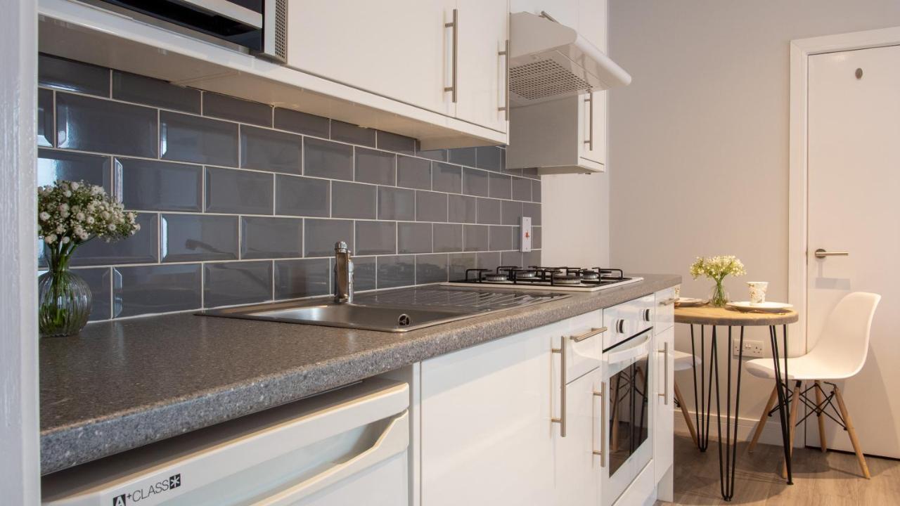 Modern Apartment With Free Parking And Wifi Стратфорд-апон-Эйвон Экстерьер фото