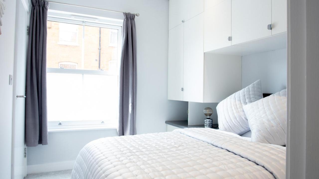 Modern Apartment With Free Parking And Wifi Стратфорд-апон-Эйвон Экстерьер фото