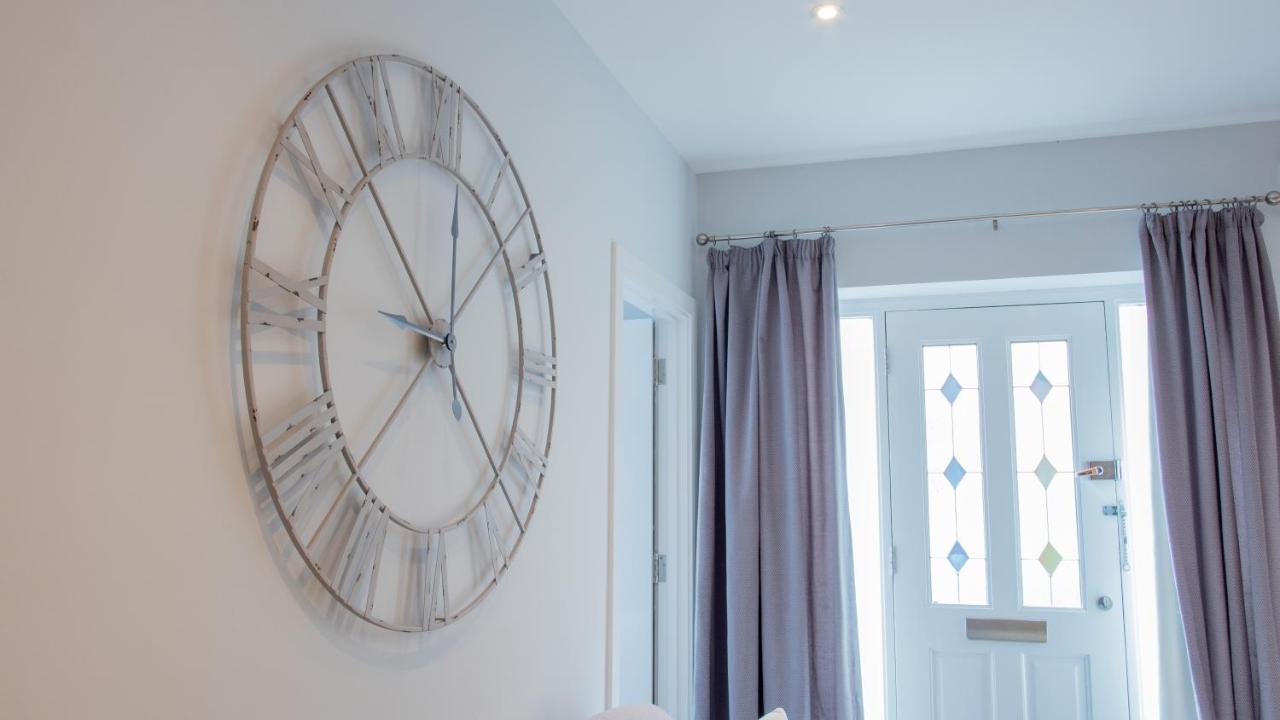 Modern Apartment With Free Parking And Wifi Стратфорд-апон-Эйвон Экстерьер фото