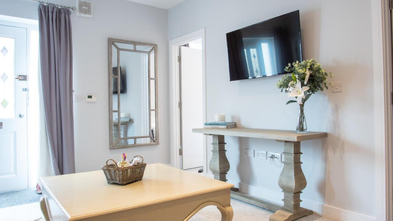 Modern Apartment With Free Parking And Wifi Стратфорд-апон-Эйвон Экстерьер фото