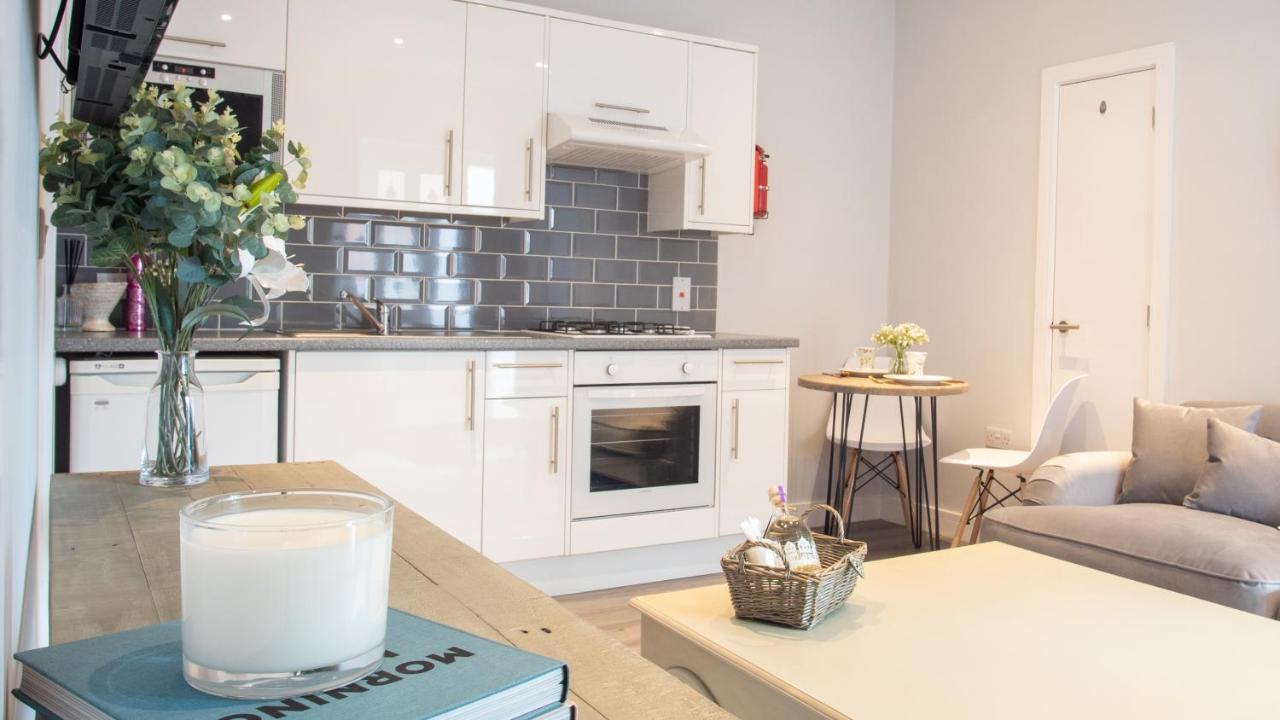 Modern Apartment With Free Parking And Wifi Стратфорд-апон-Эйвон Экстерьер фото