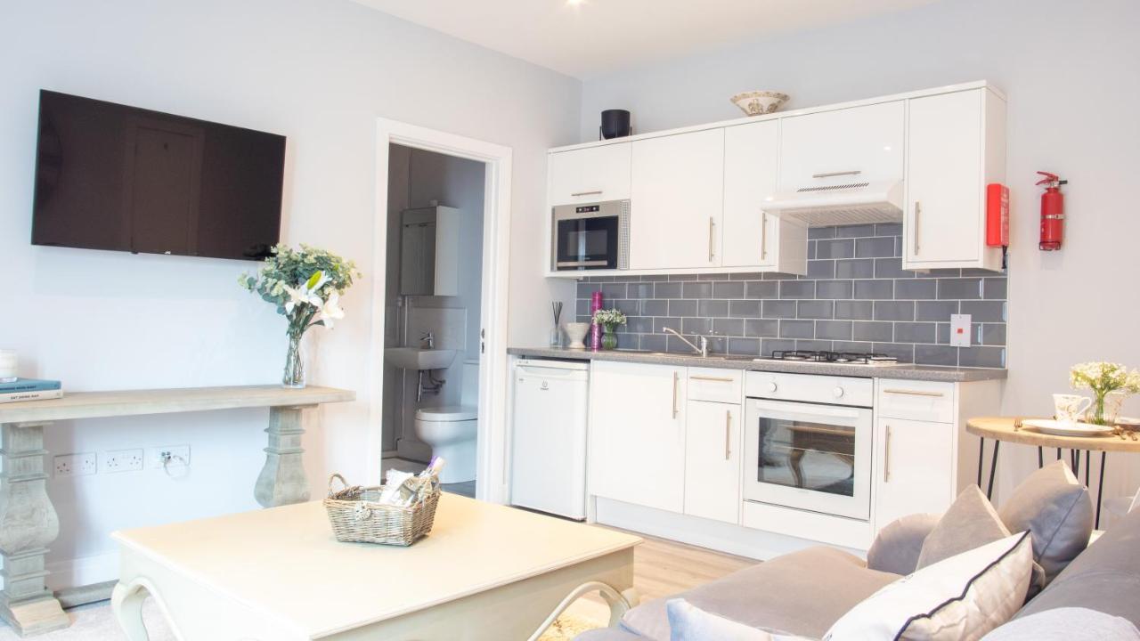Modern Apartment With Free Parking And Wifi Стратфорд-апон-Эйвон Экстерьер фото