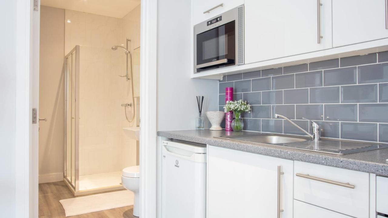Modern Apartment With Free Parking And Wifi Стратфорд-апон-Эйвон Экстерьер фото