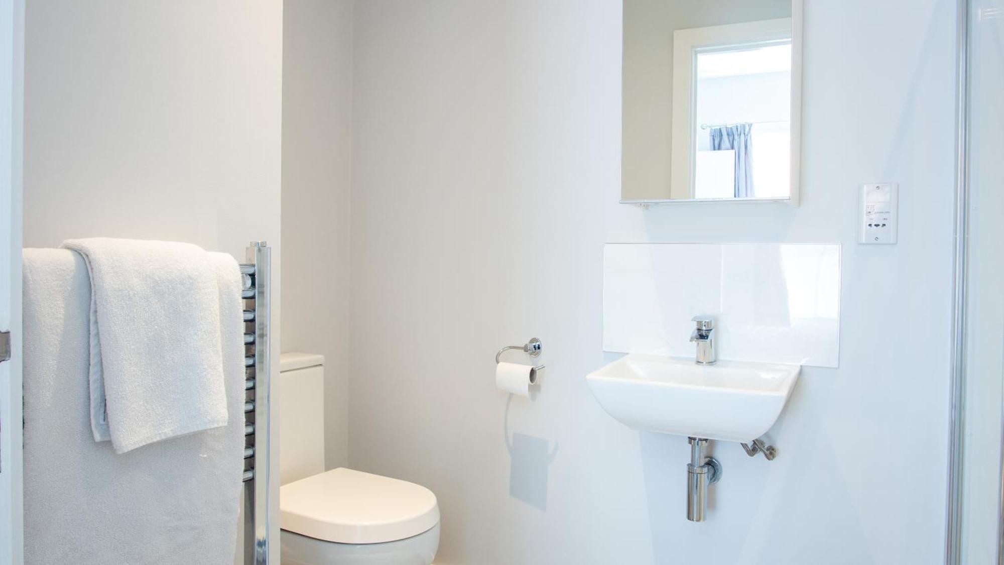 Modern Apartment With Free Parking And Wifi Стратфорд-апон-Эйвон Экстерьер фото