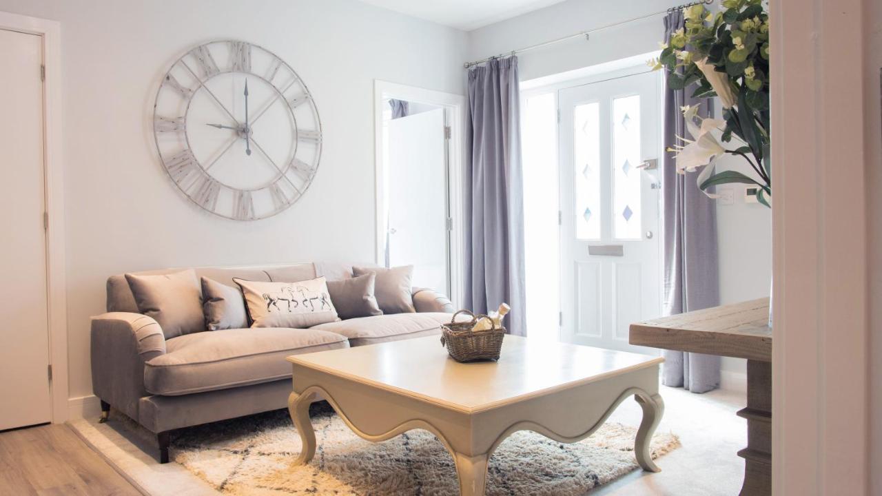 Modern Apartment With Free Parking And Wifi Стратфорд-апон-Эйвон Экстерьер фото